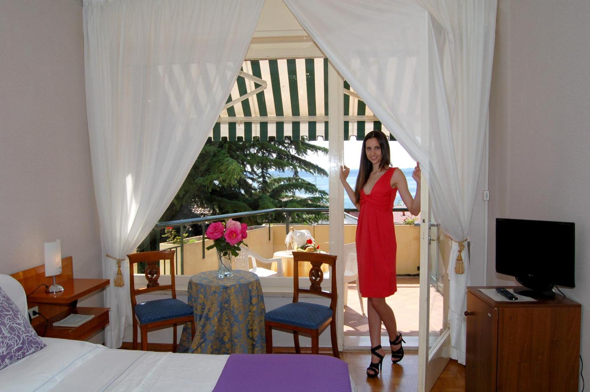 Hotel Broglia Sirmione Bagian luar foto