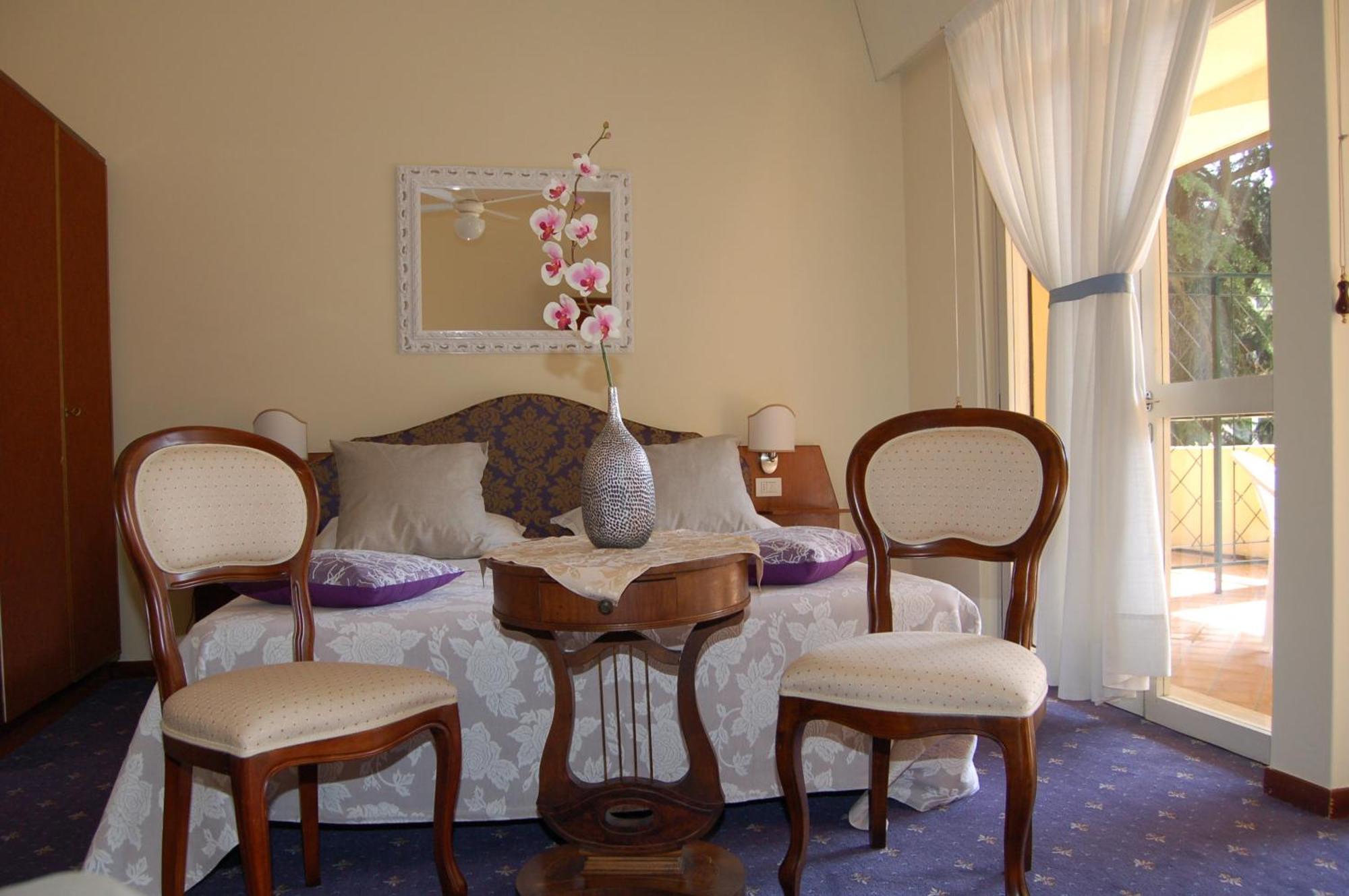 Hotel Broglia Sirmione Bagian luar foto