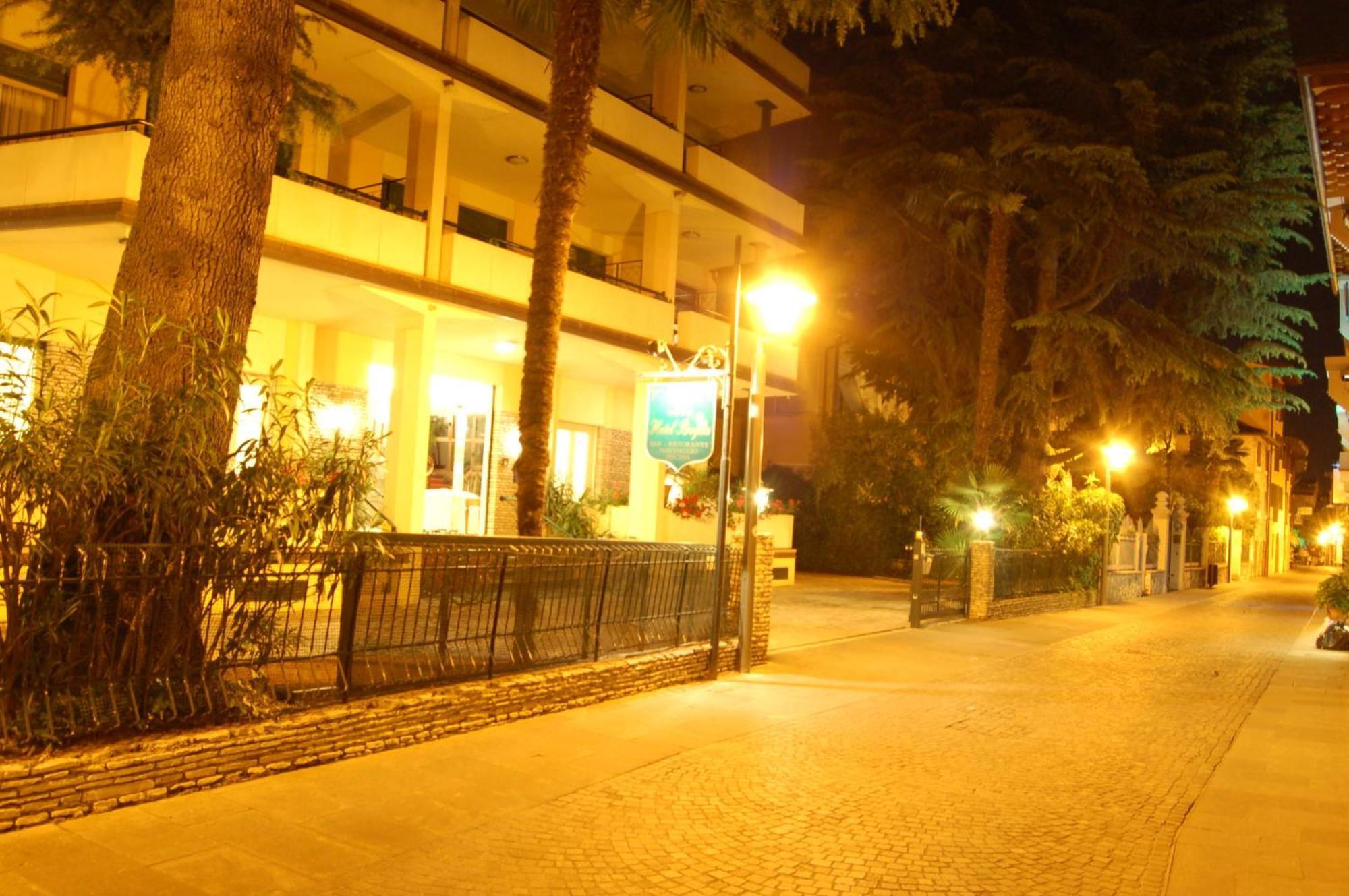 Hotel Broglia Sirmione Bagian luar foto