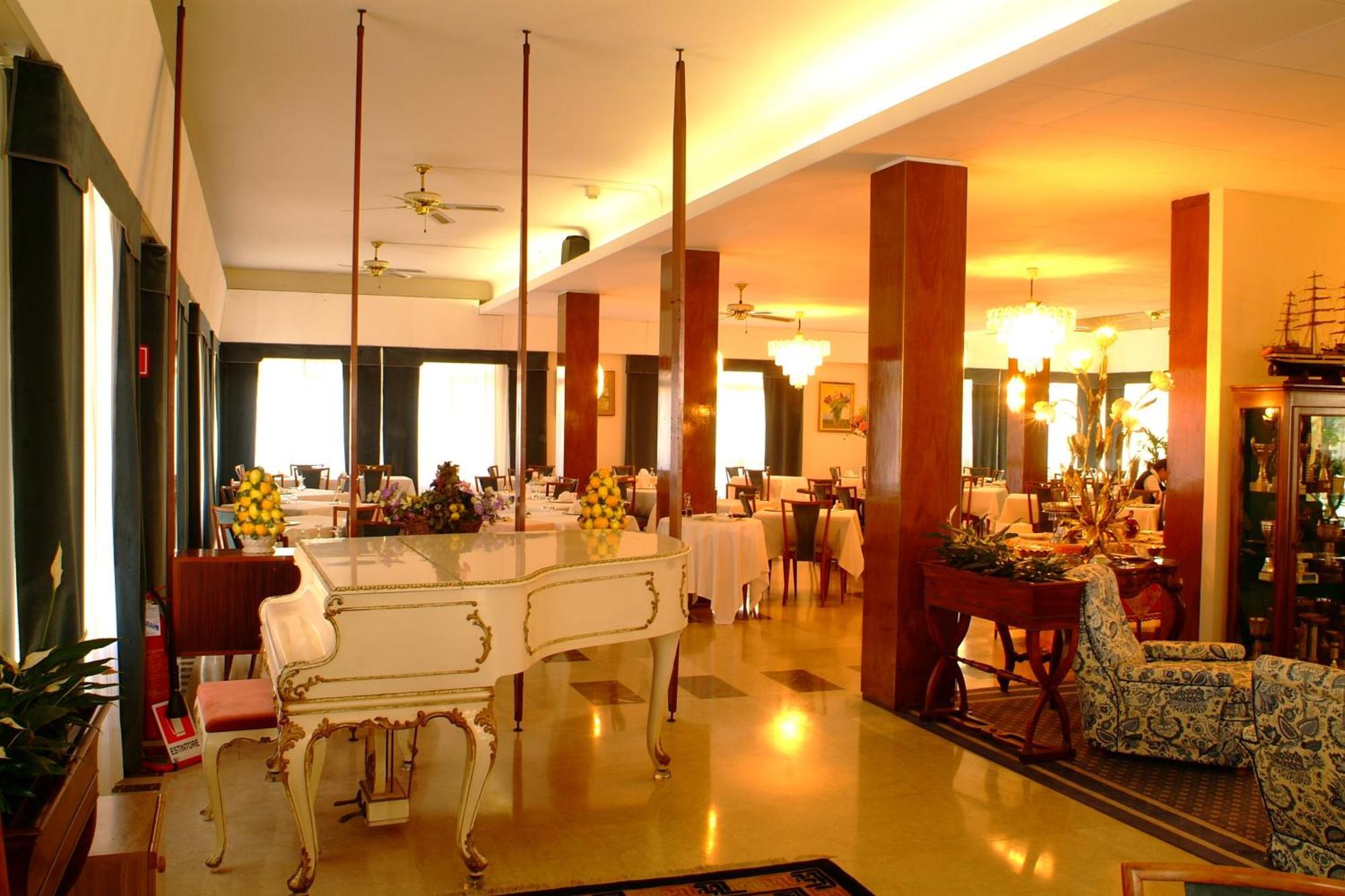 Hotel Broglia Sirmione Bagian luar foto