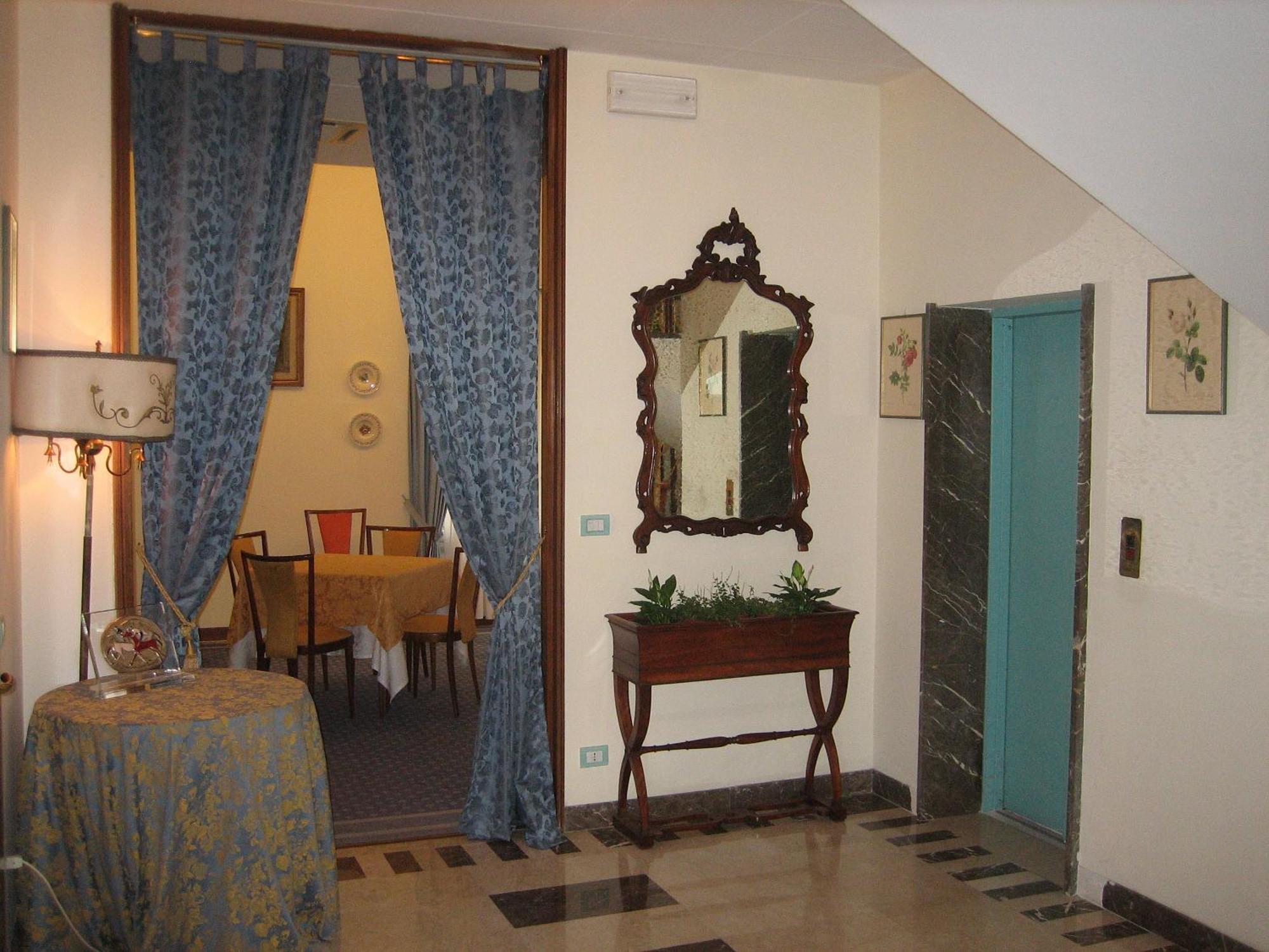 Hotel Broglia Sirmione Bagian luar foto