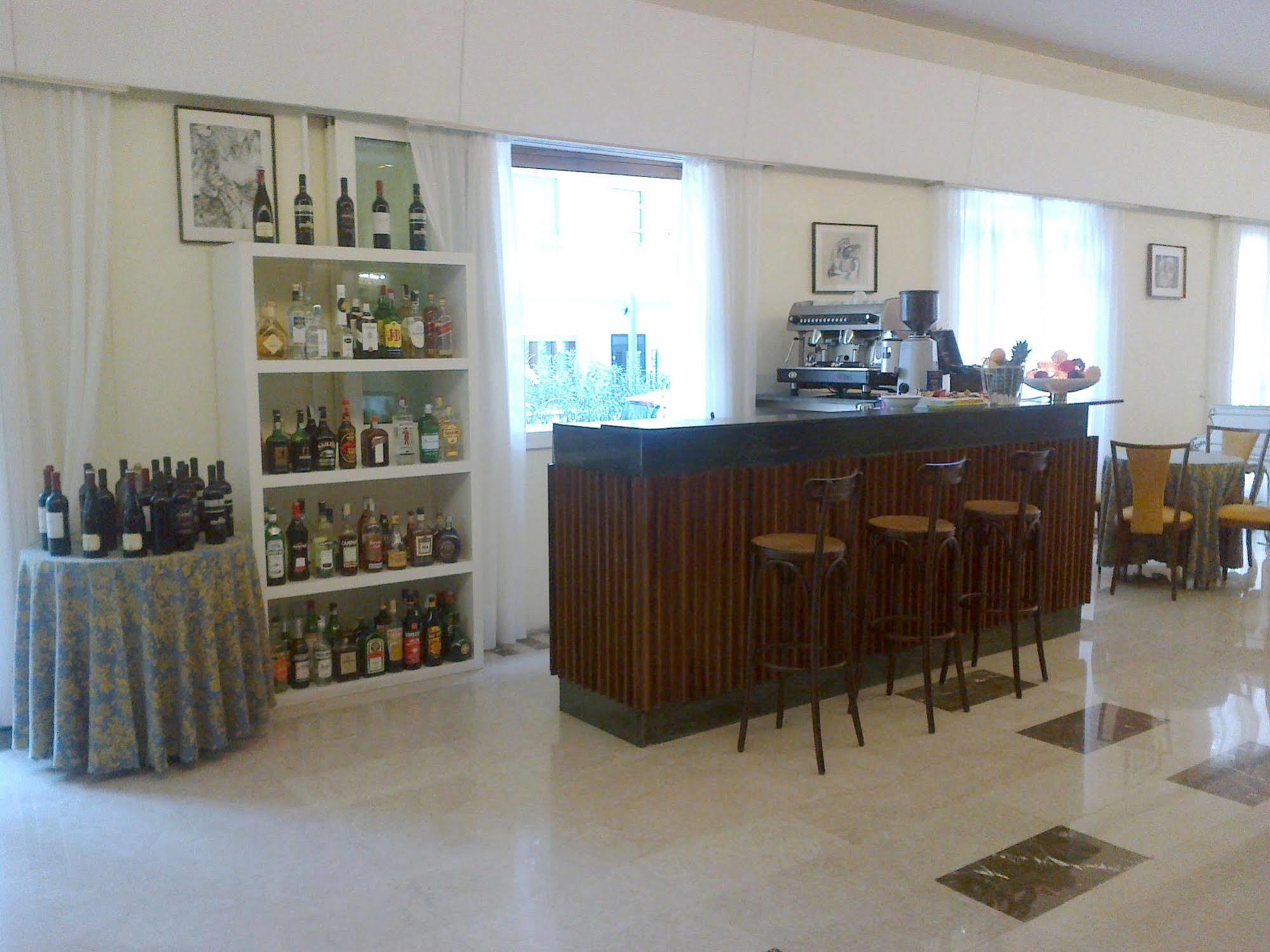 Hotel Broglia Sirmione Bagian luar foto