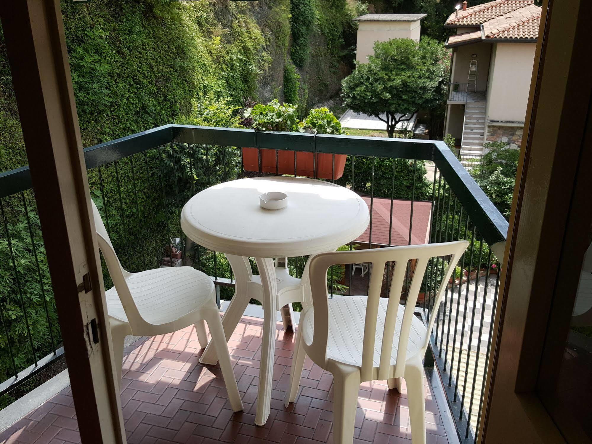 Hotel Broglia Sirmione Bagian luar foto